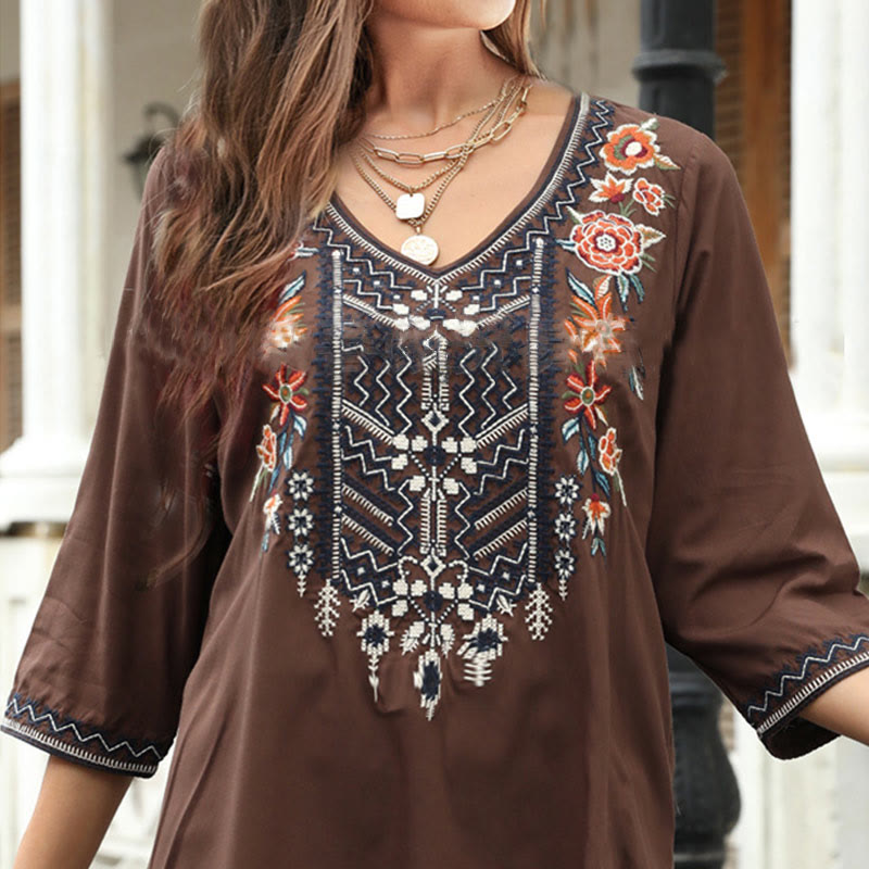 Buddha Stones Spring Casual Plain Embroidery Floral Pattern Design Three Quarter Sleeve V-neck Cotton Women's T-Shirt