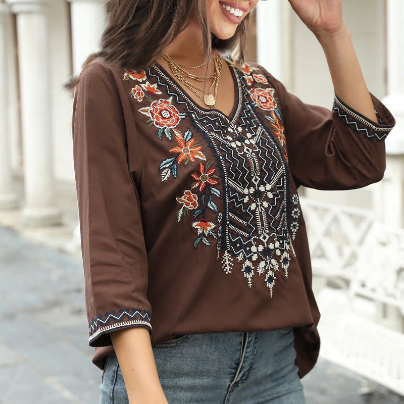 Buddha Stones Spring Casual Plain Embroidery Floral Pattern Design Three Quarter Sleeve V-neck Cotton Women's T-Shirt