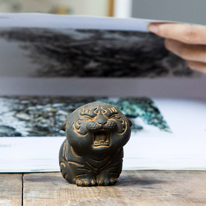 Buddha Stones Mini Cute Tiger Iron Powder Rust Cast Resin Statue Home Decoration - image 12