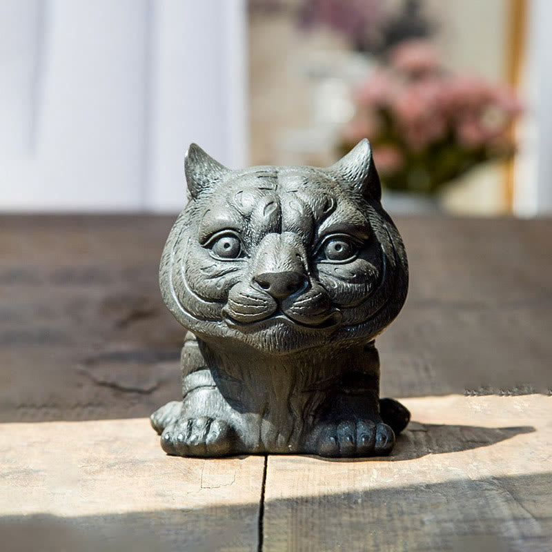 Buddha Stones Handmade Small Lovely Tiger Iron Powder Rust Cast Resin Statue Home Decoration