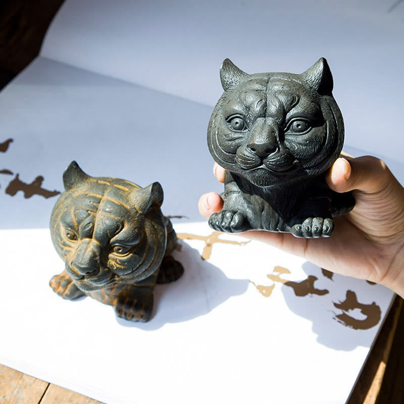 Buddha Stones Handmade Small Lovely Tiger Iron Powder Rust Cast Resin Statue Home Decoration