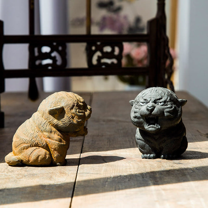 Buddha Stones Handmade Mini Roaring Tiger Iron Powder Rust Cast Resin Statue Home Decoration