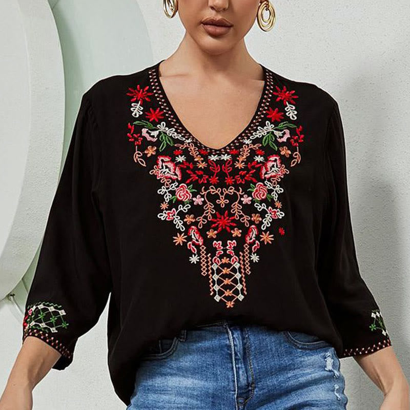 Buddha Stones Summer Embroidery Flower Simple Design Three Quarter Sleeve V-neck Cotton Women's T-Shirt