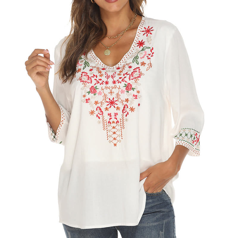 Buddha Stones Summer Embroidery Flower Simple Design Three Quarter Sleeve V-neck Cotton Women's T-Shirt