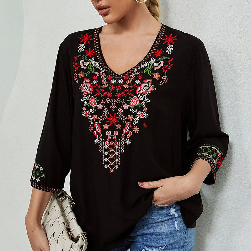 Buddha Stones Summer Embroidery Flower Simple Design Three Quarter Sleeve V-neck Cotton Women's T-Shirt