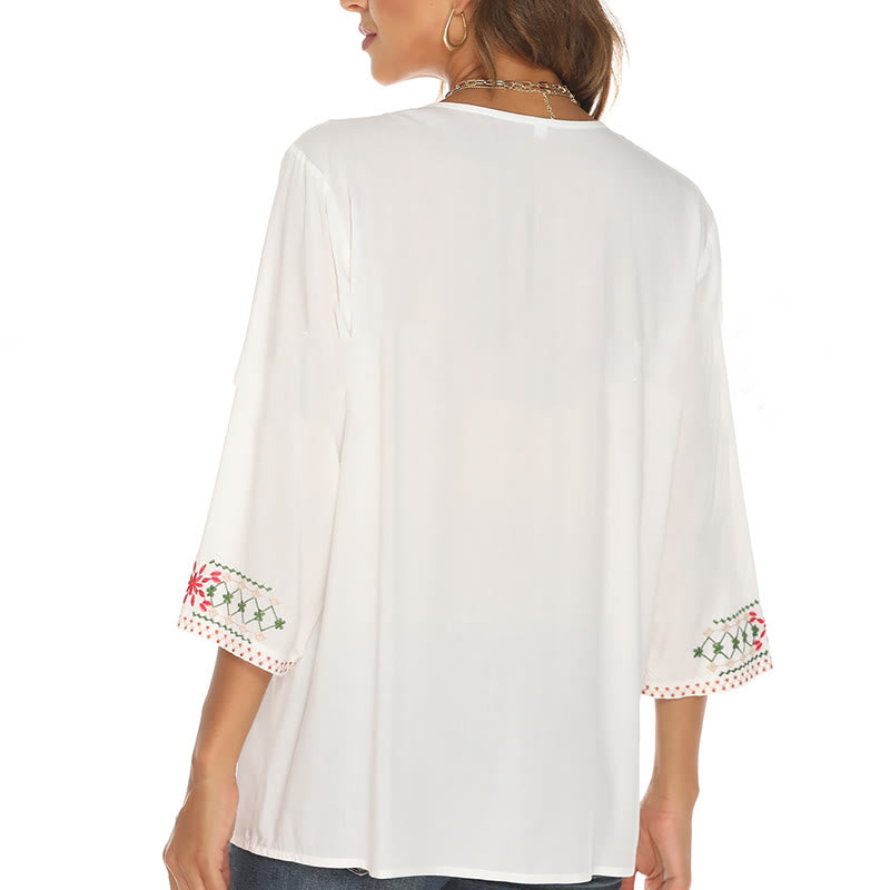 Buddha Stones Summer Embroidery Flower Simple Design Three Quarter Sleeve V-neck Cotton Women's T-Shirt