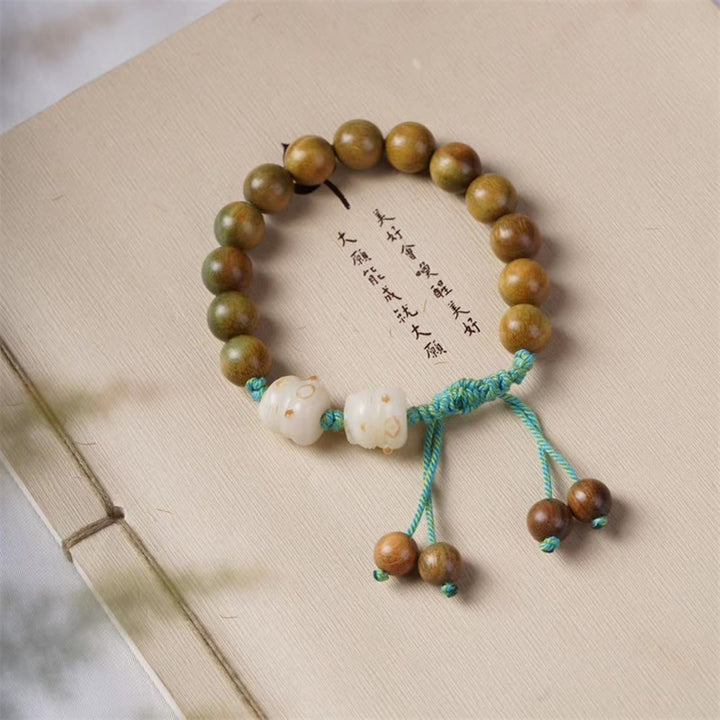 Buddha Stones Green Sandalwood Bodhi Seed Lucky Cat Positive Bracelet