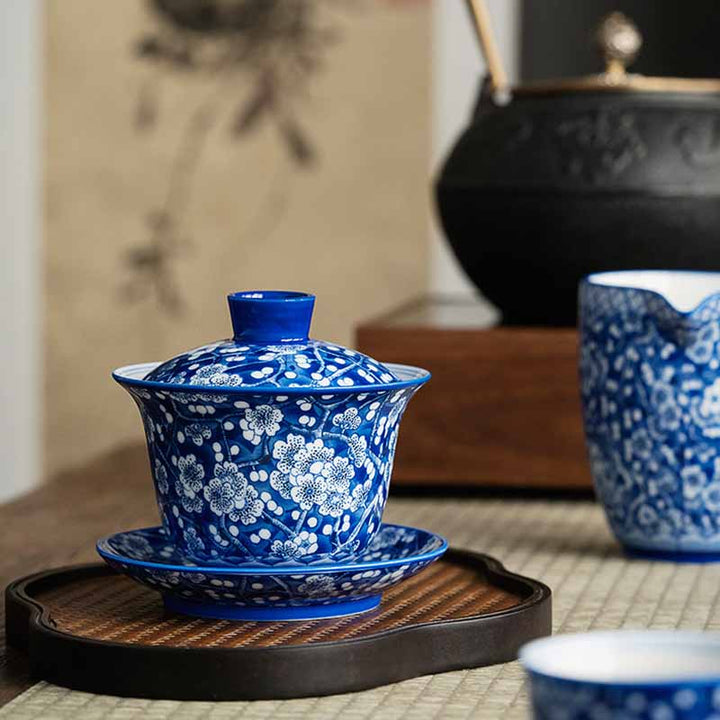 Buddha Stones Plum Blossom Blue And White Porcelain Ceramic Gaiwan Sancai Teacup Kung Fu Tea Cup And Saucer With Lid 185ml